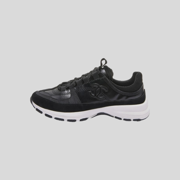 샤넬 Metiers d’art 카프스킨 스니커즈 블랙