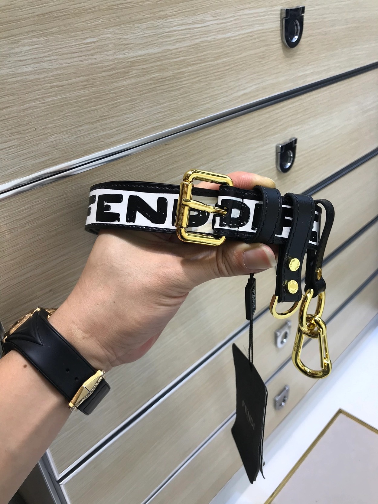 5d05eb36029fe.jpg