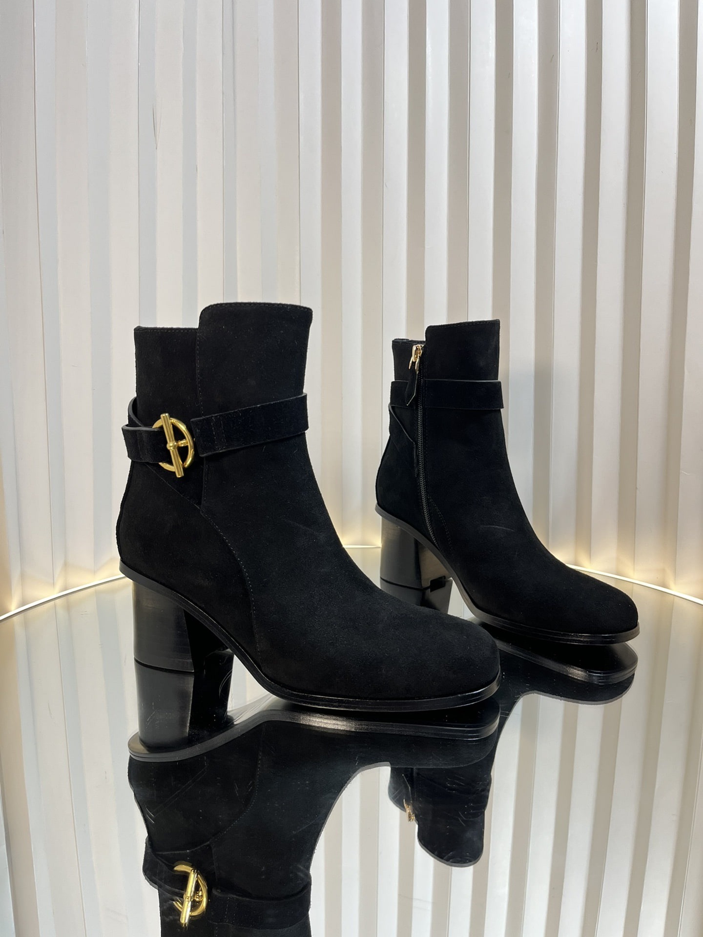 에*메스 스웨이드 앵클 부츠