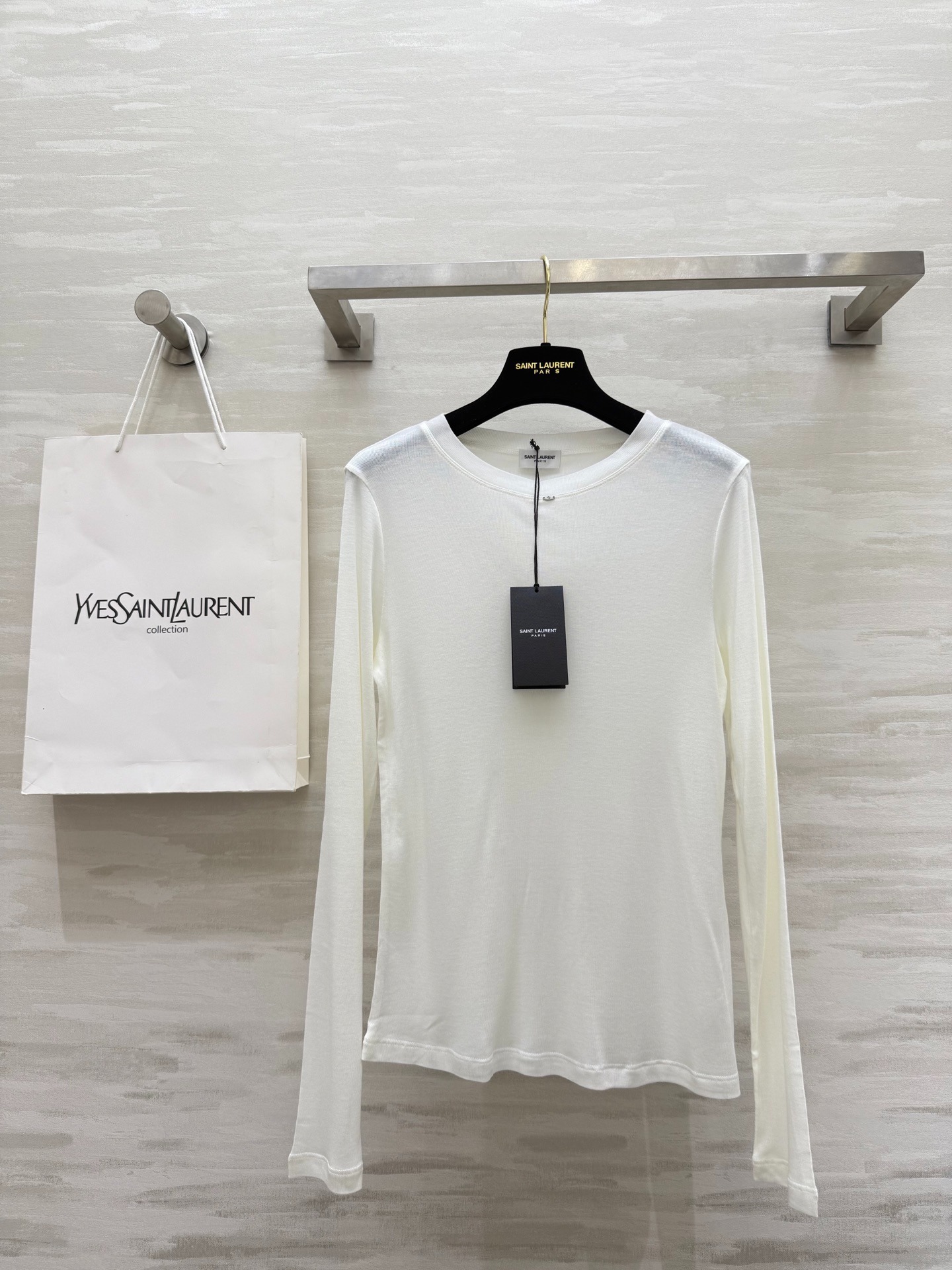 입*로랑 25 울 기본티셔츠