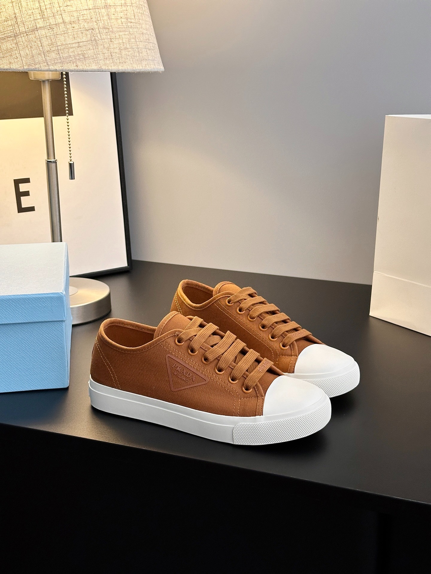 프*다 신상 스니커즈