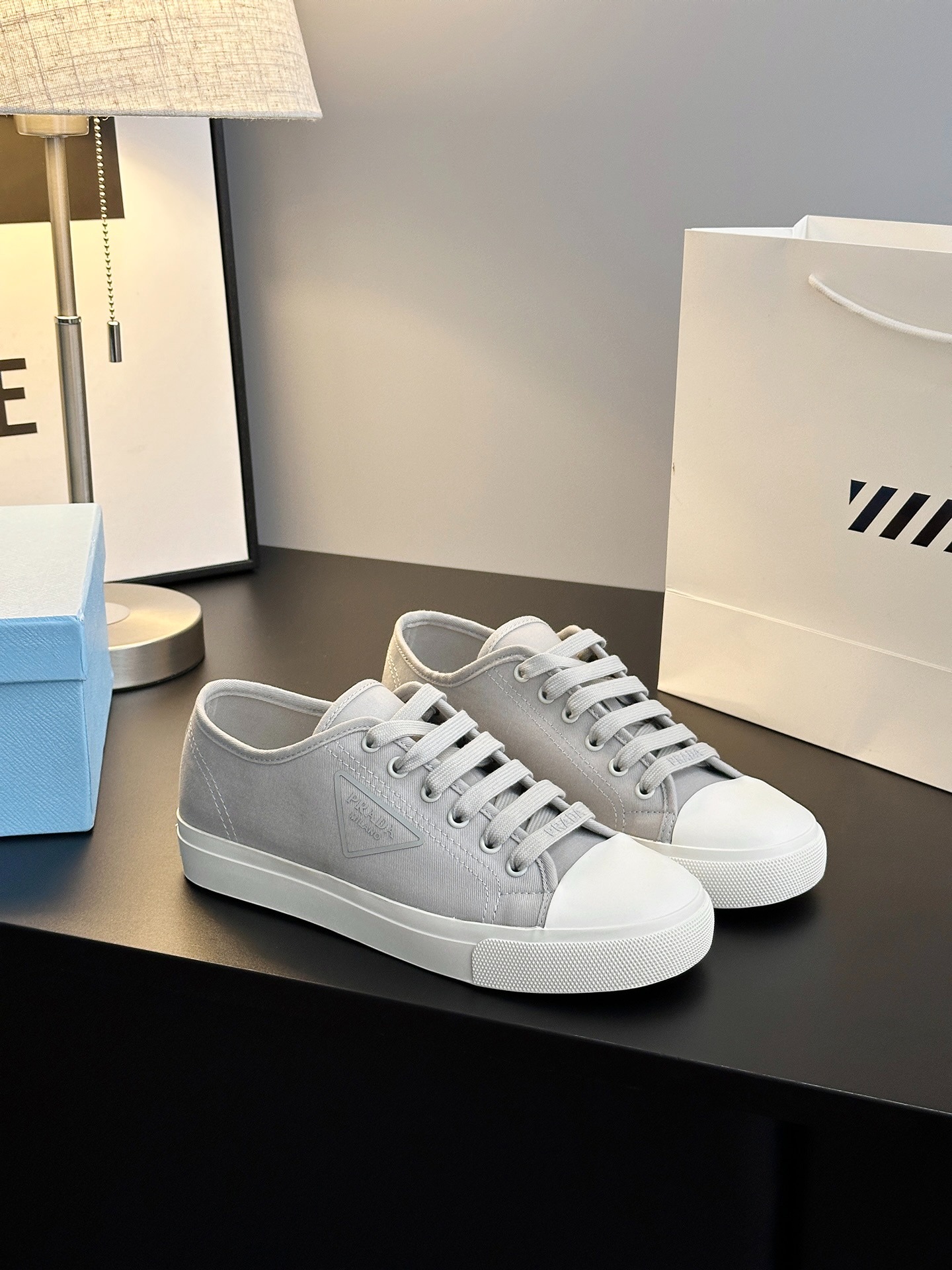 프*다 신상 스니커즈