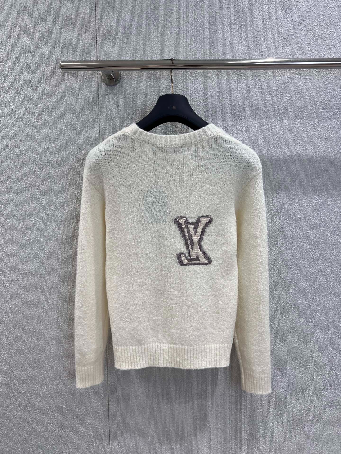 루*비통 25FW 신상 화이트 니트 스웨터