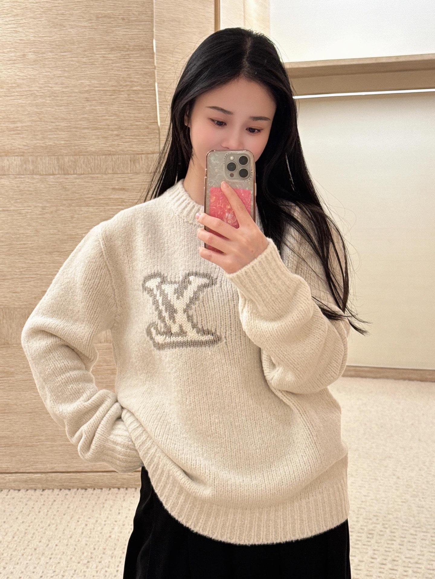 루*비통 25FW 신상 화이트 니트 스웨터