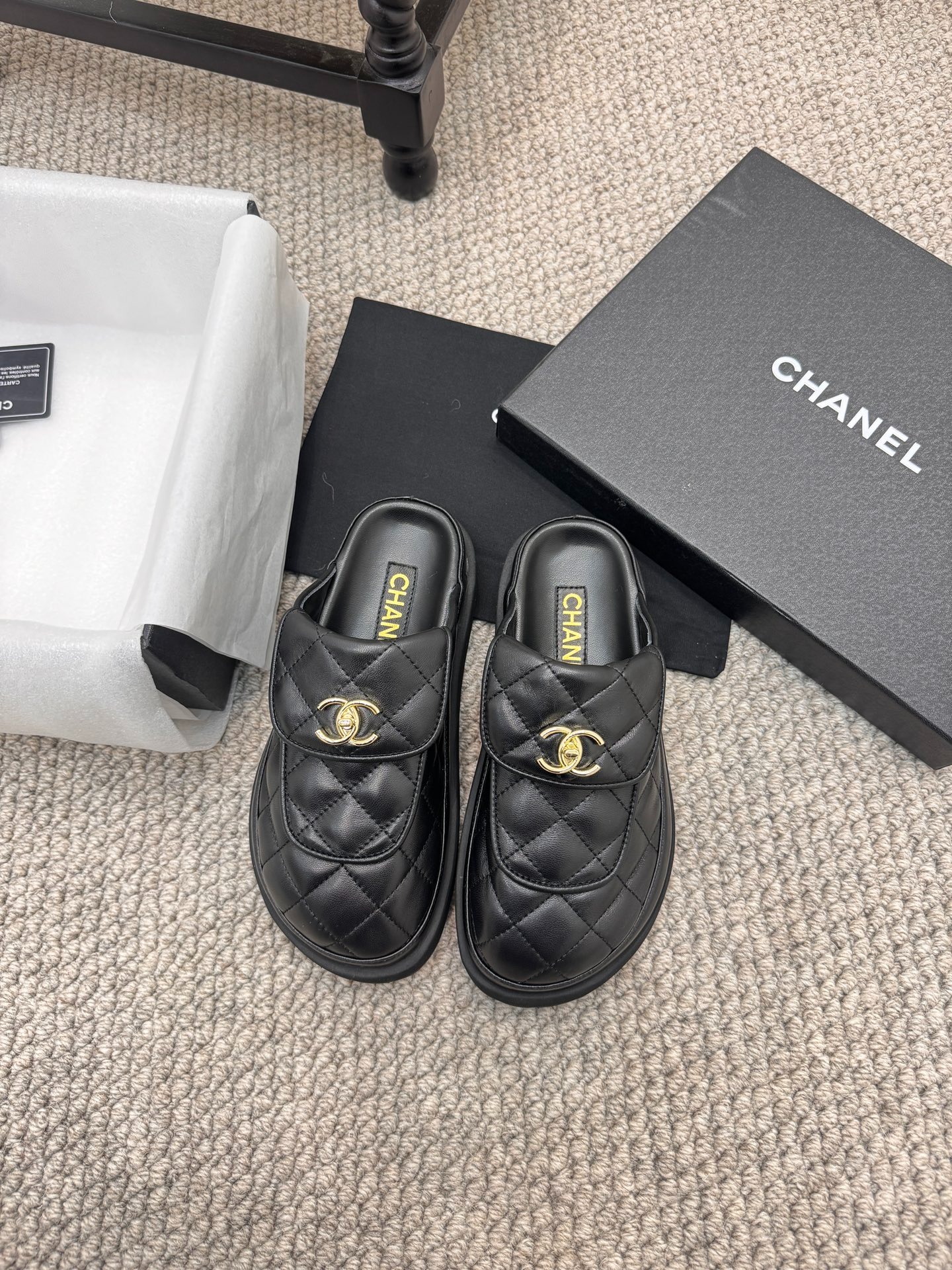 샤* 더블 c버튼 클래식 슬리퍼