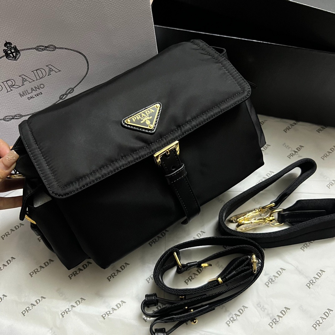 프라다 리나일론 숄더백