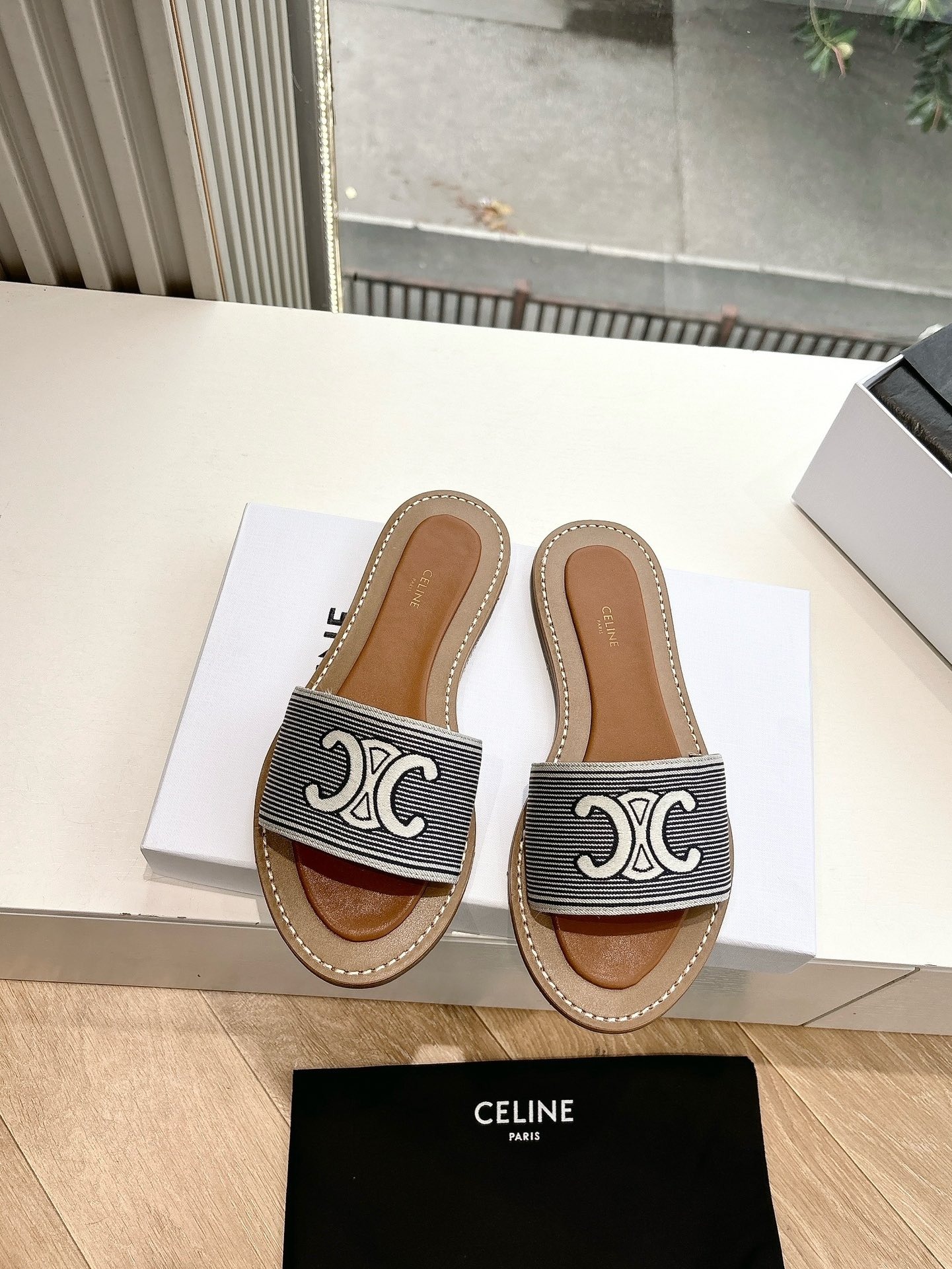 셀*느 신상 로고 슬리퍼