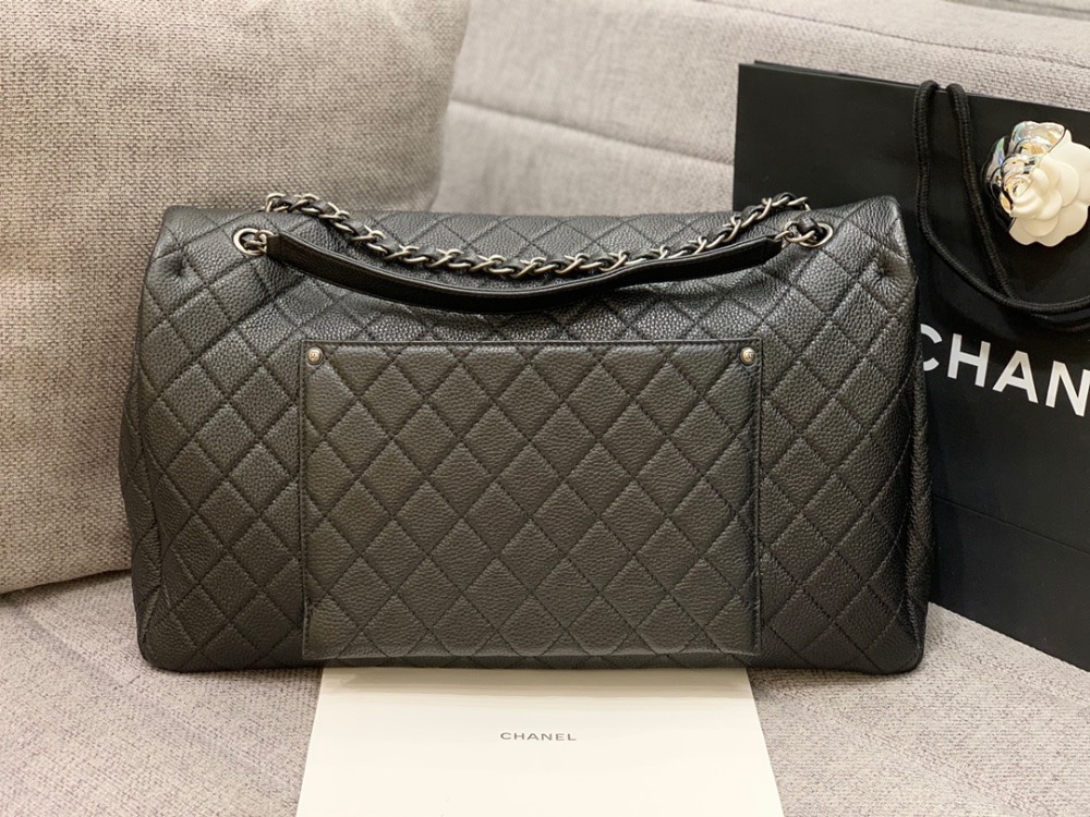 샤* 클래식 XXL 트래블 플랩 백 