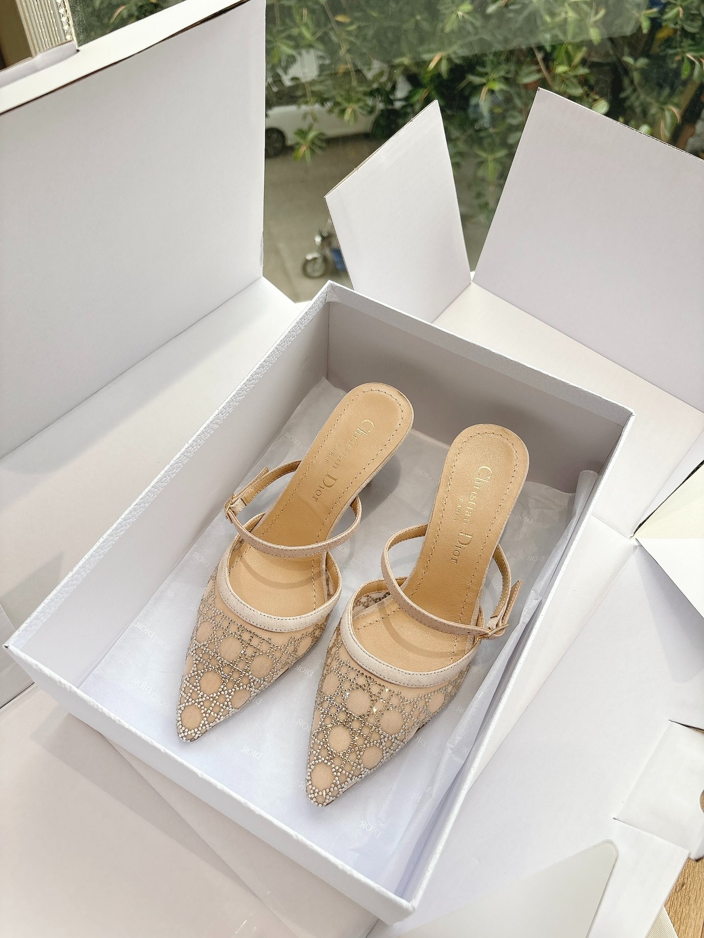 디*  2025 봄 신상 비치자수 슬리퍼