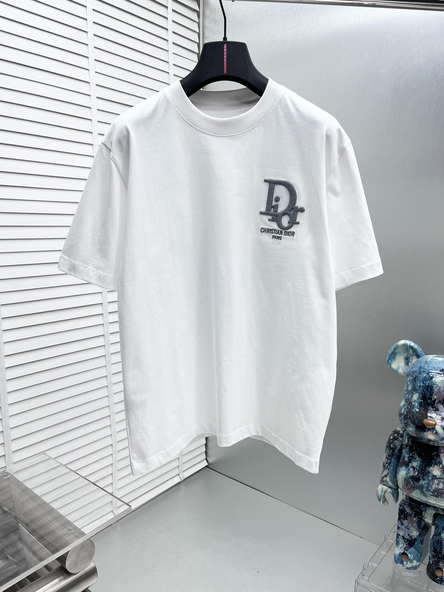 디* 25 봄여름 신상 라운드 티셔츠