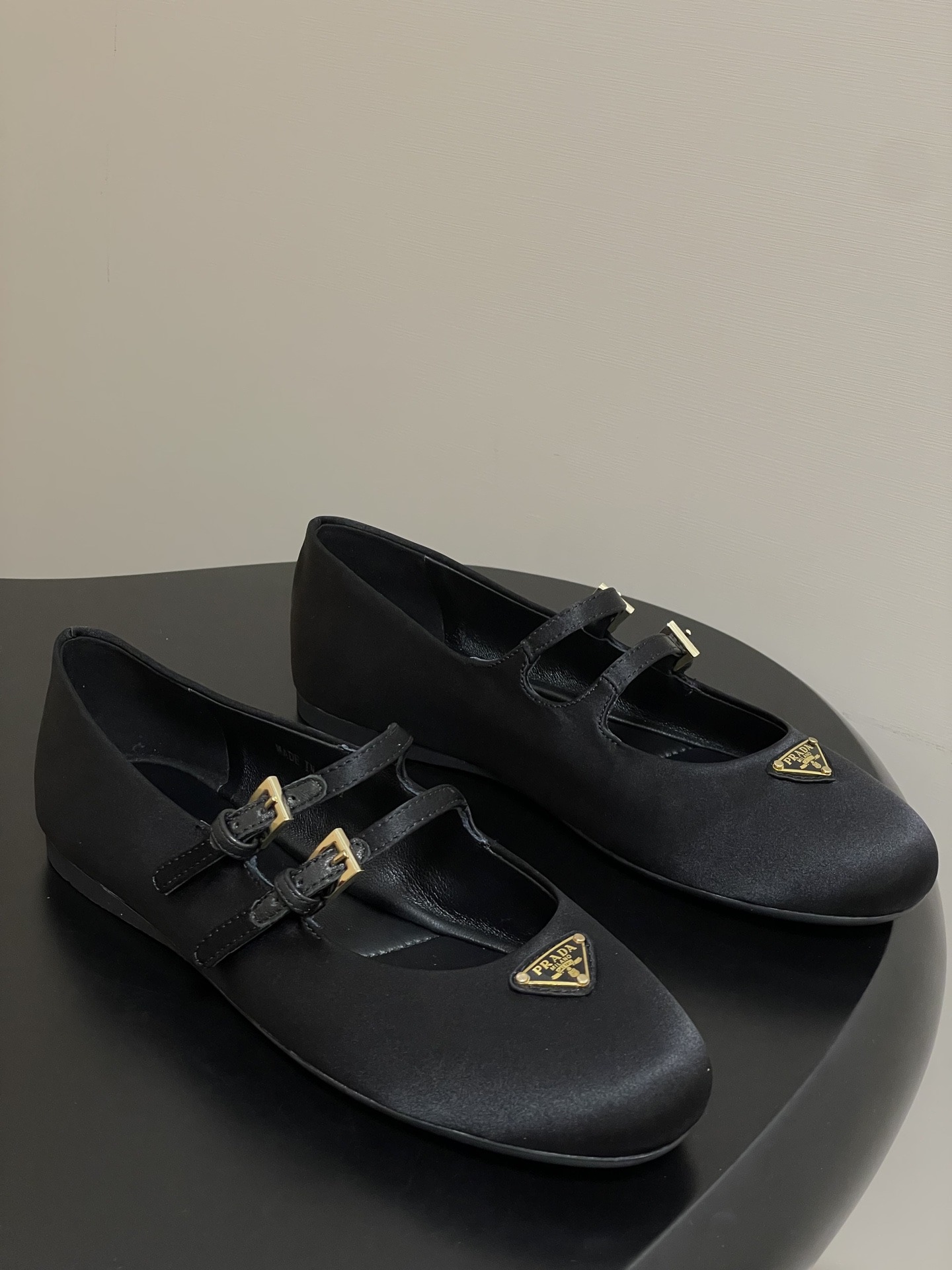 프*다 실크 새틴 발레 메리제인 플랫