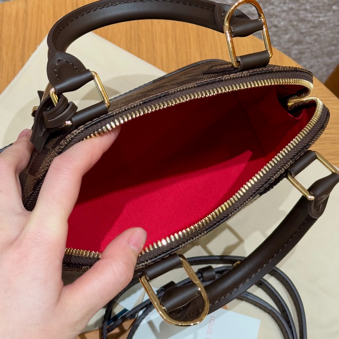 루이비통 알마 BB 다미에 핸드백