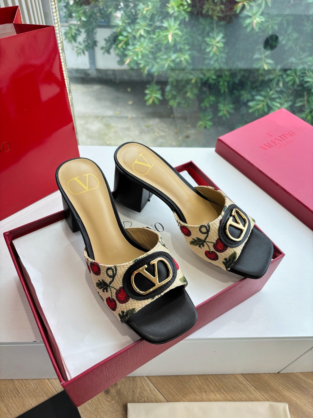 발*티노 클래식 25 VLOGO 메탈릭 슬리퍼