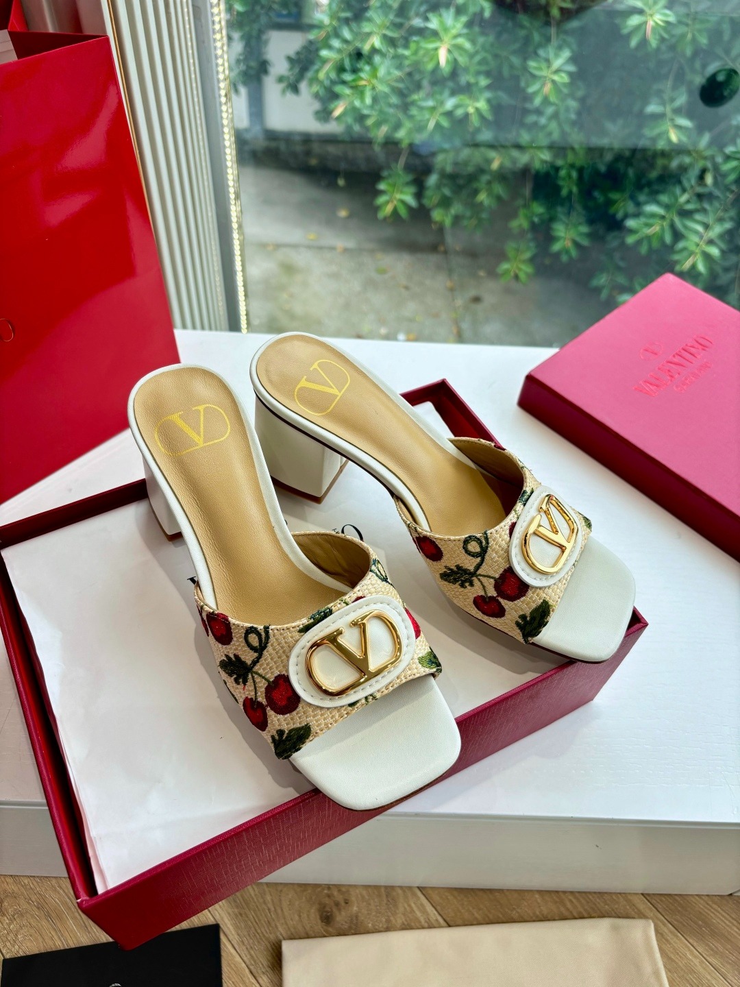 발*티노 클래식 25 VLOGO 메탈릭 슬리퍼