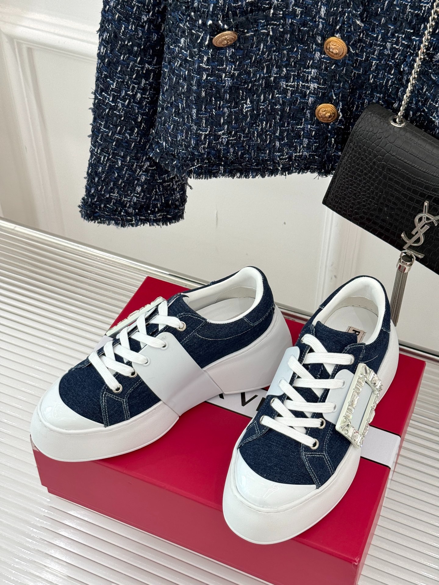 로*비비에 버클 통굽 스니커즈