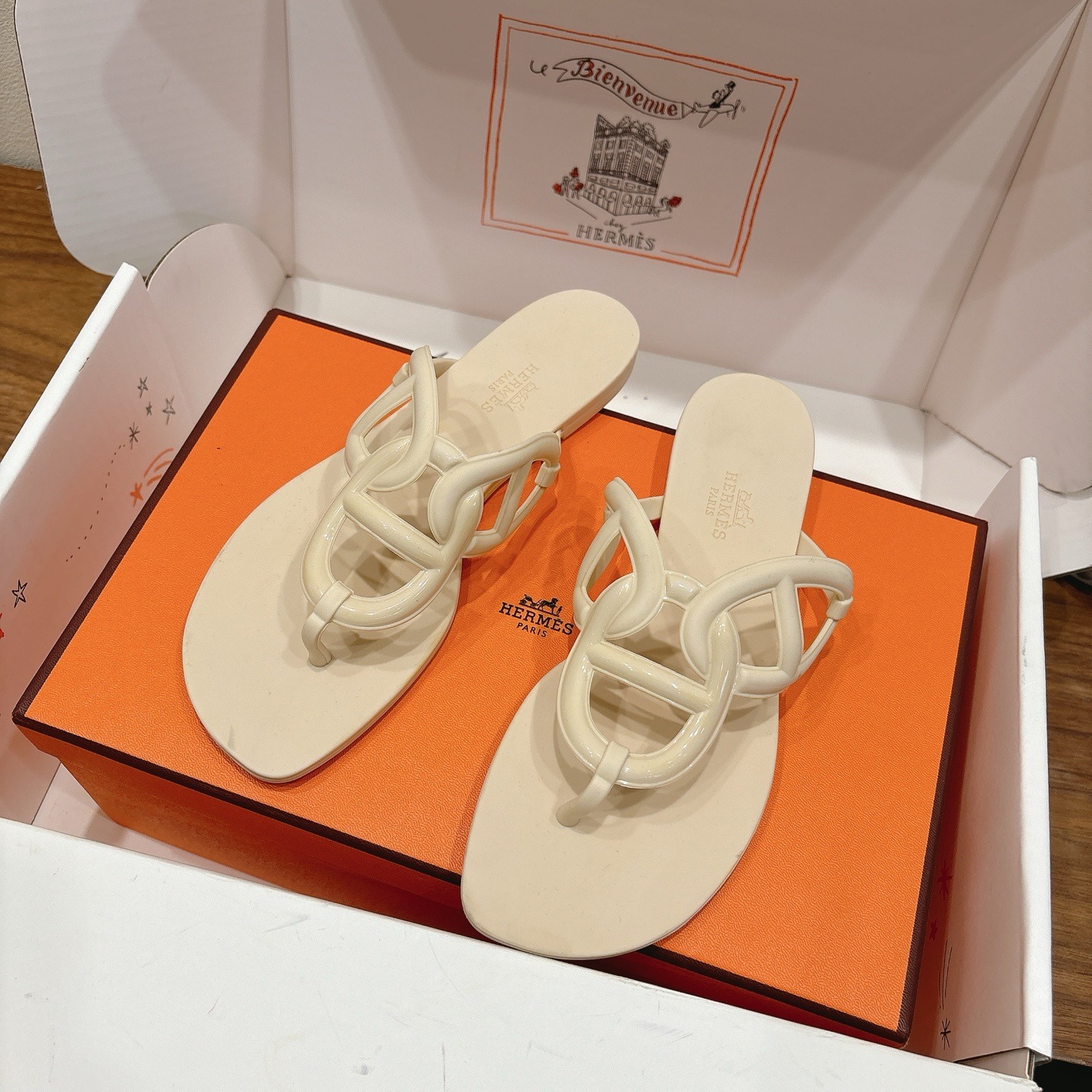 에*메스 2025 신상 쪼리