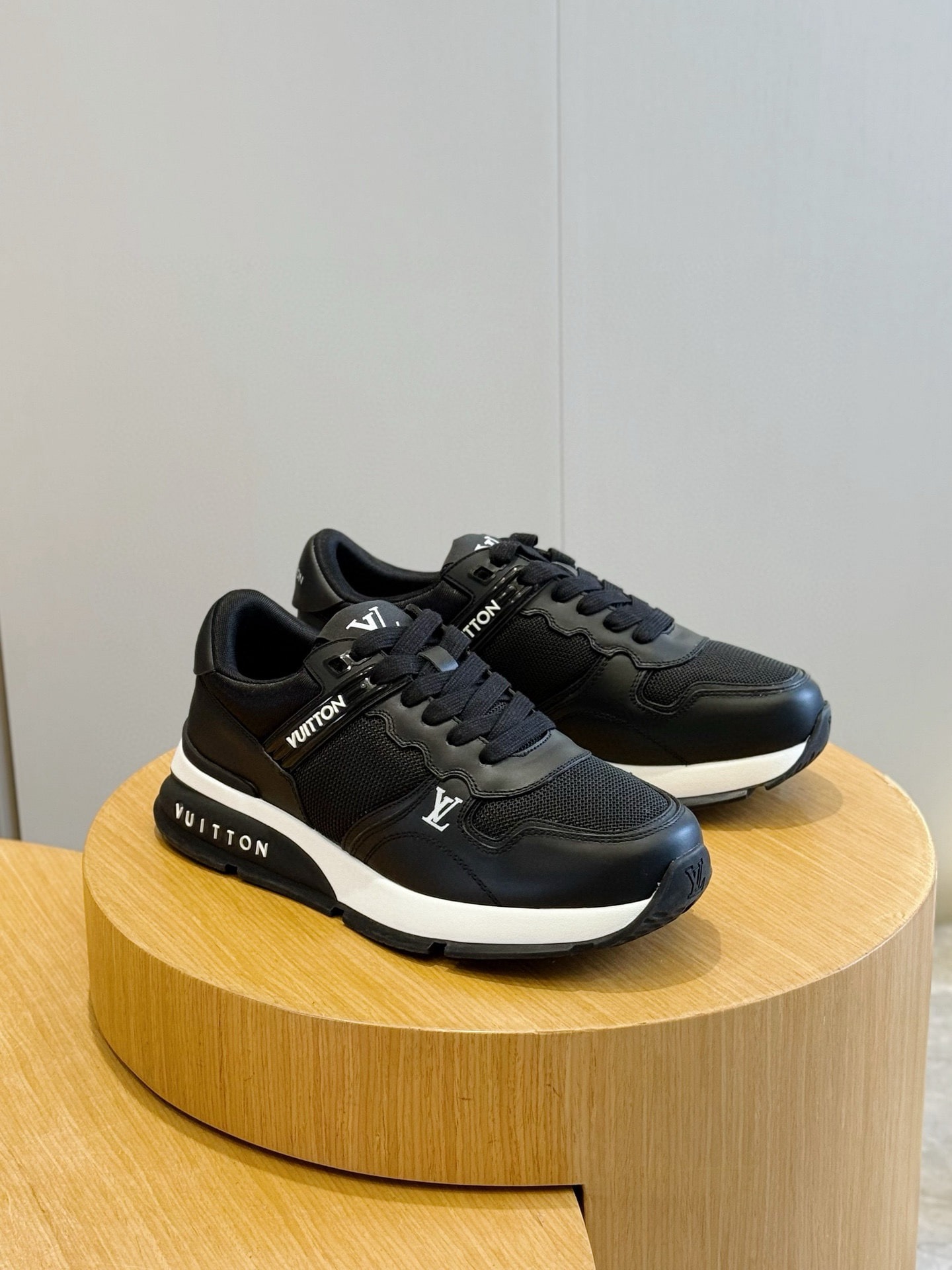 루*비통 25 맥시 스니커즈