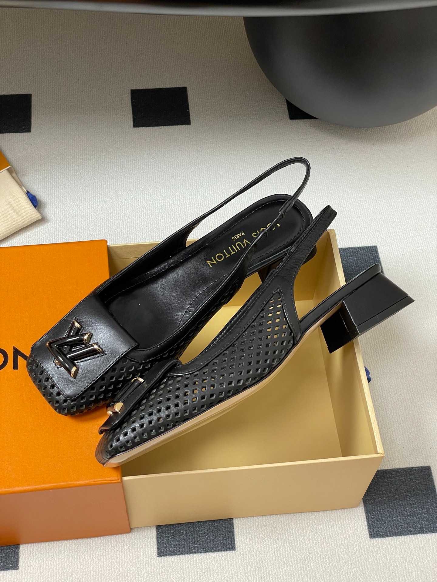 루*비통 25ss 봄여름 신상 통굽 샌들