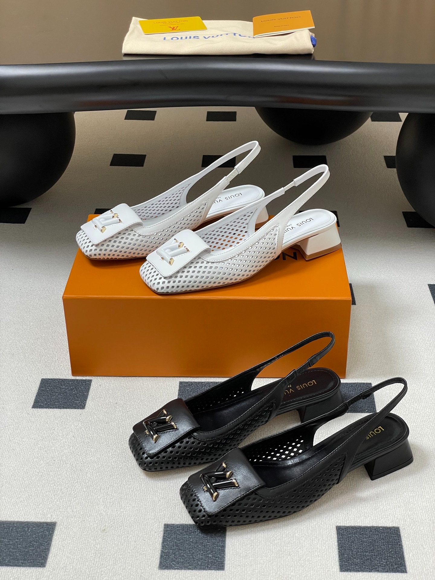 루*비통 25ss 봄여름 신상 통굽 샌들