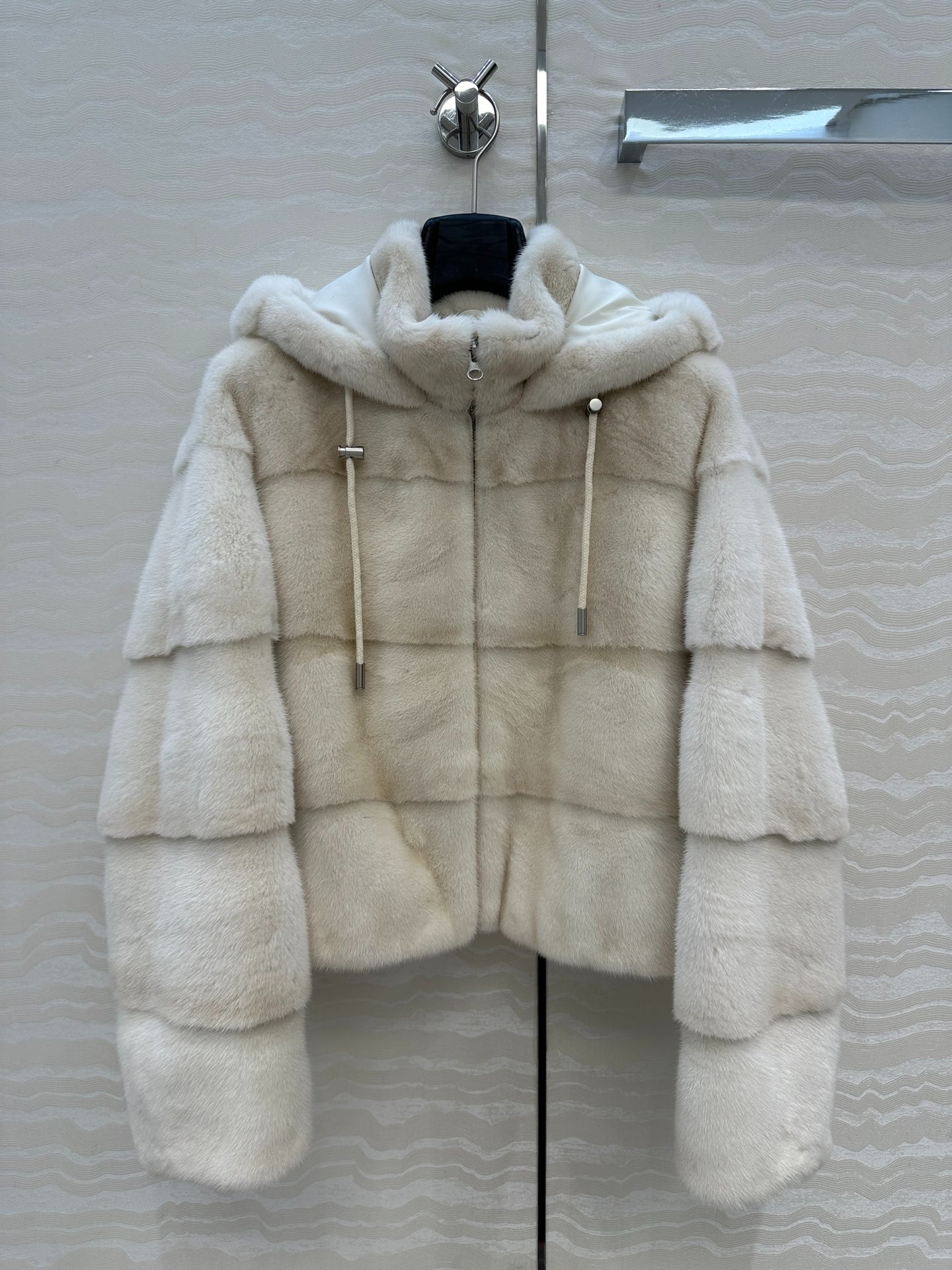 디* 신상 밍크 코트