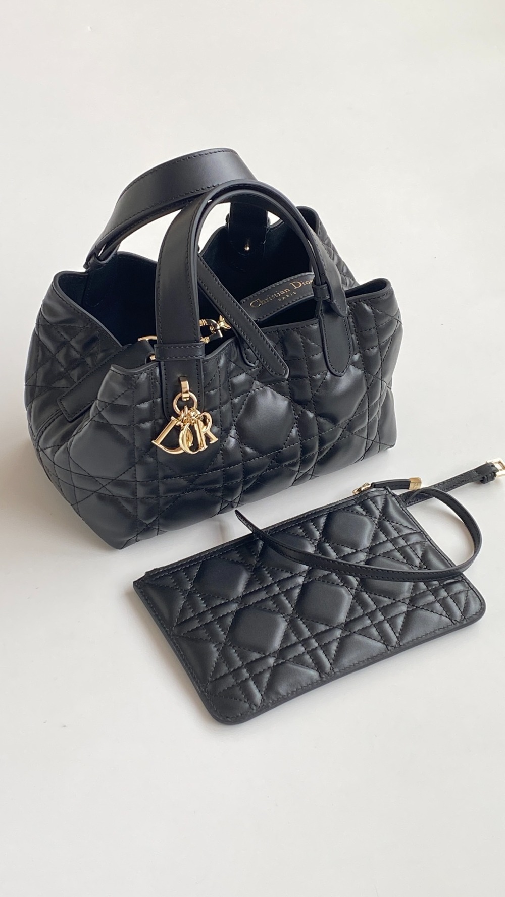 디올 뜨주후  백