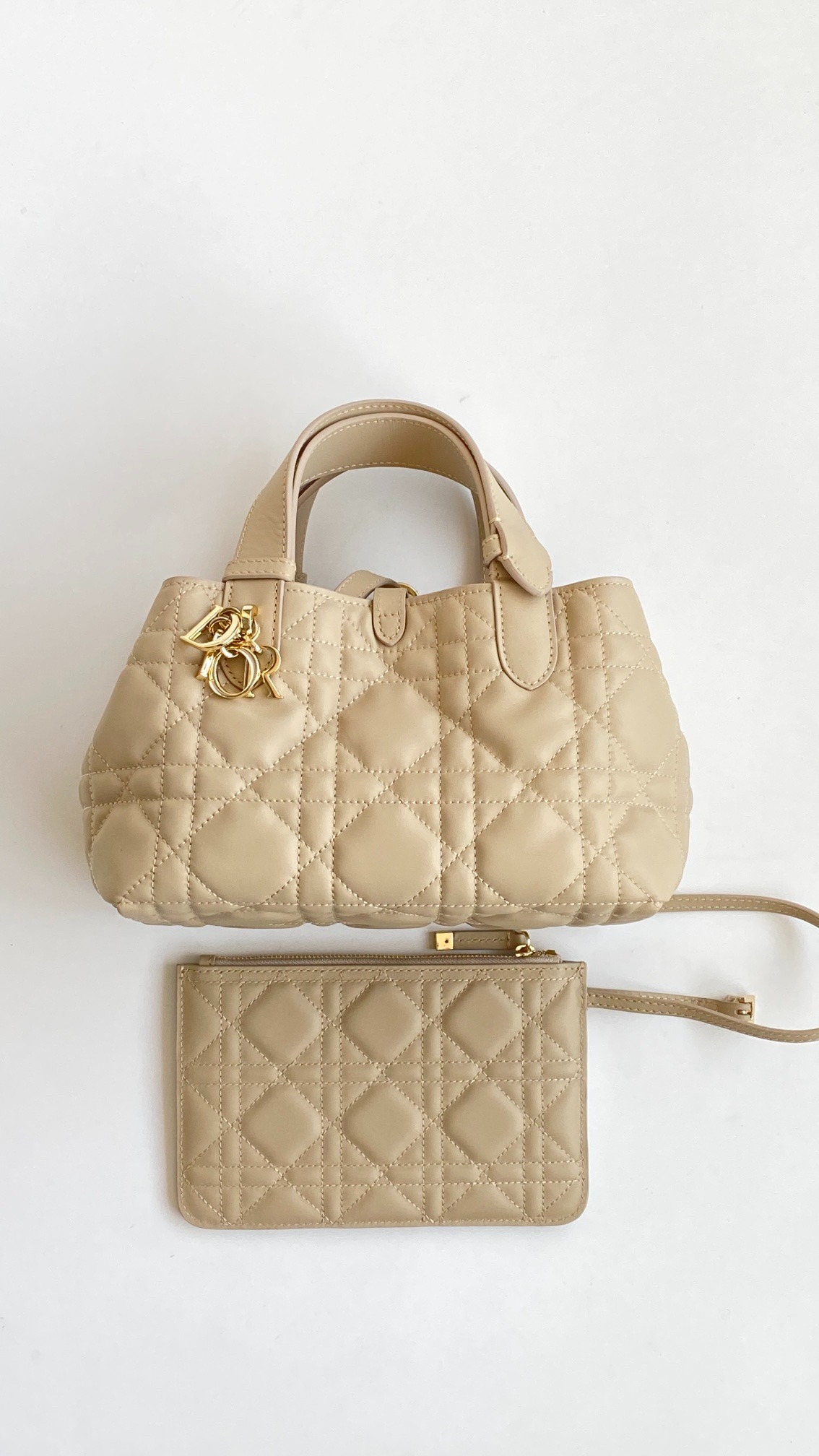 디올 뜨주후  백