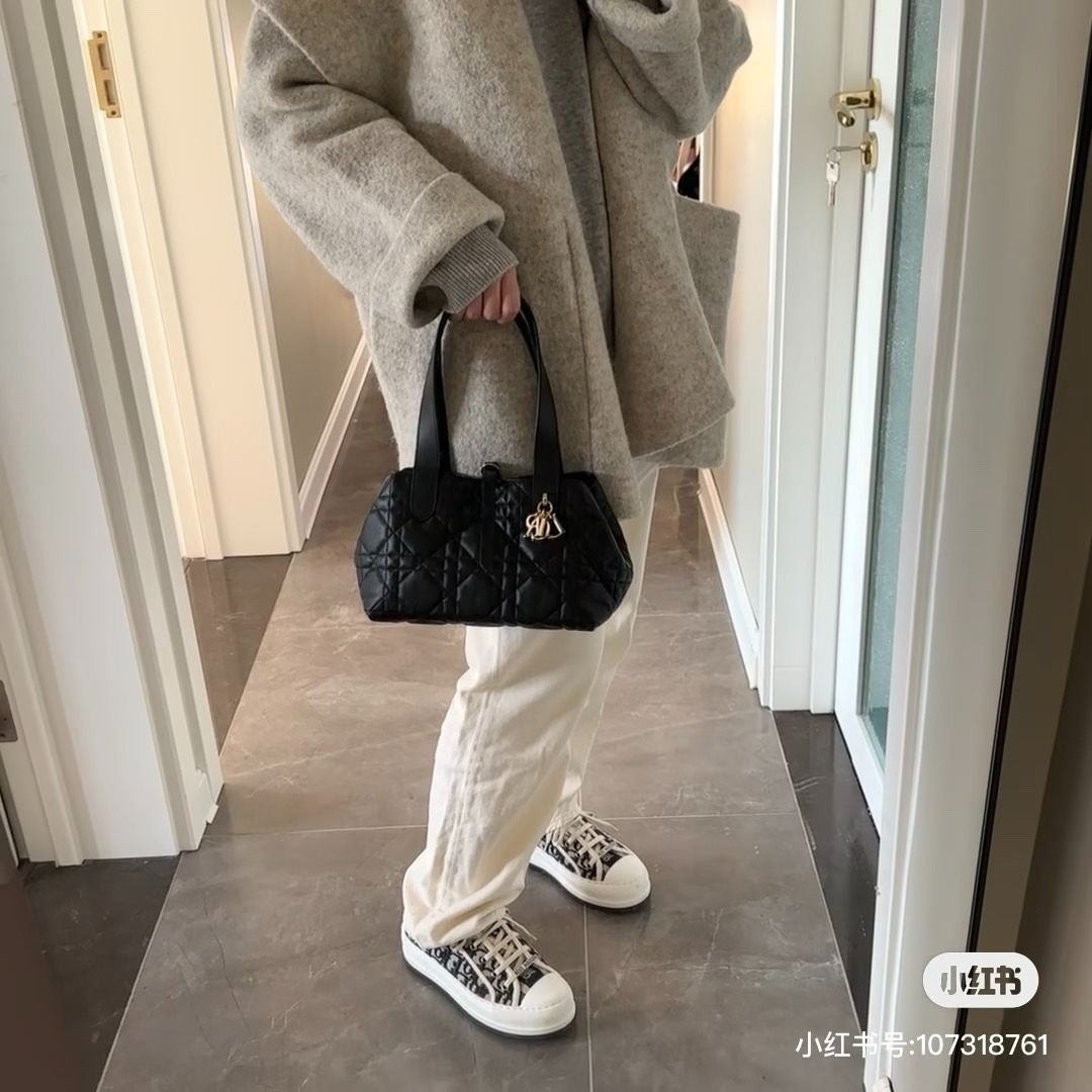 디올 뜨주후  백