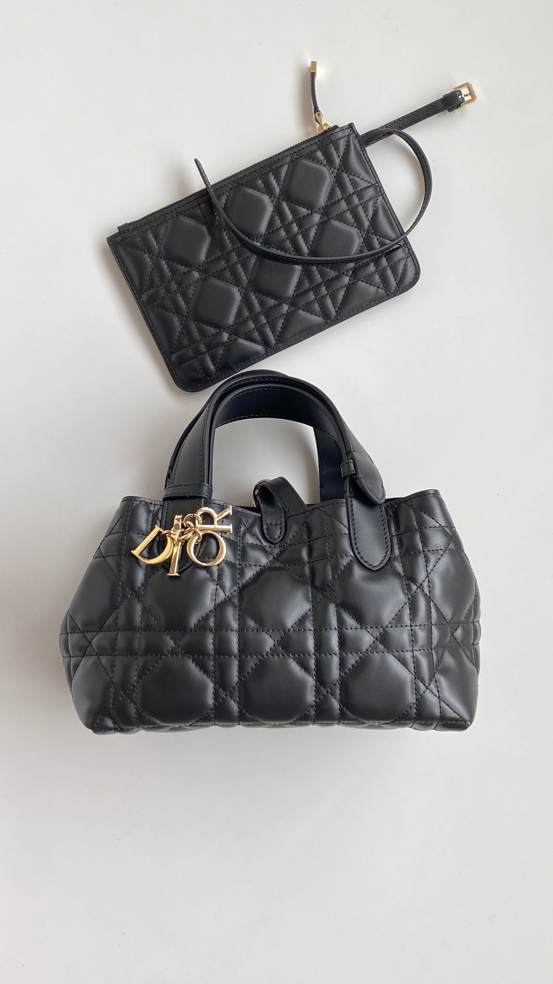 디올 뜨주후  백