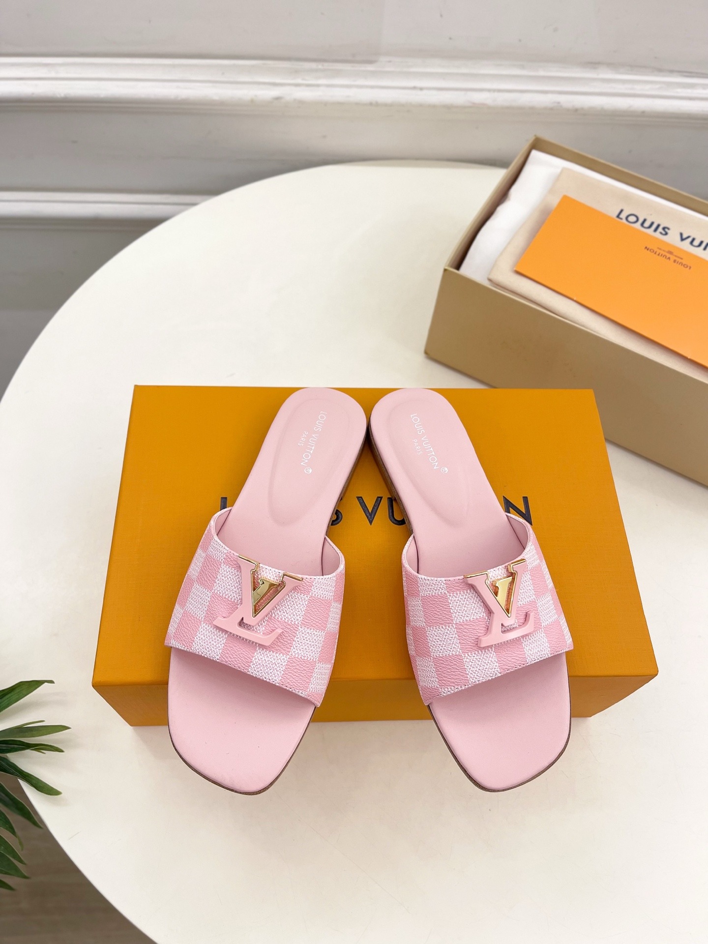 루*비통 25 클래식 체크 플랫 슬리퍼