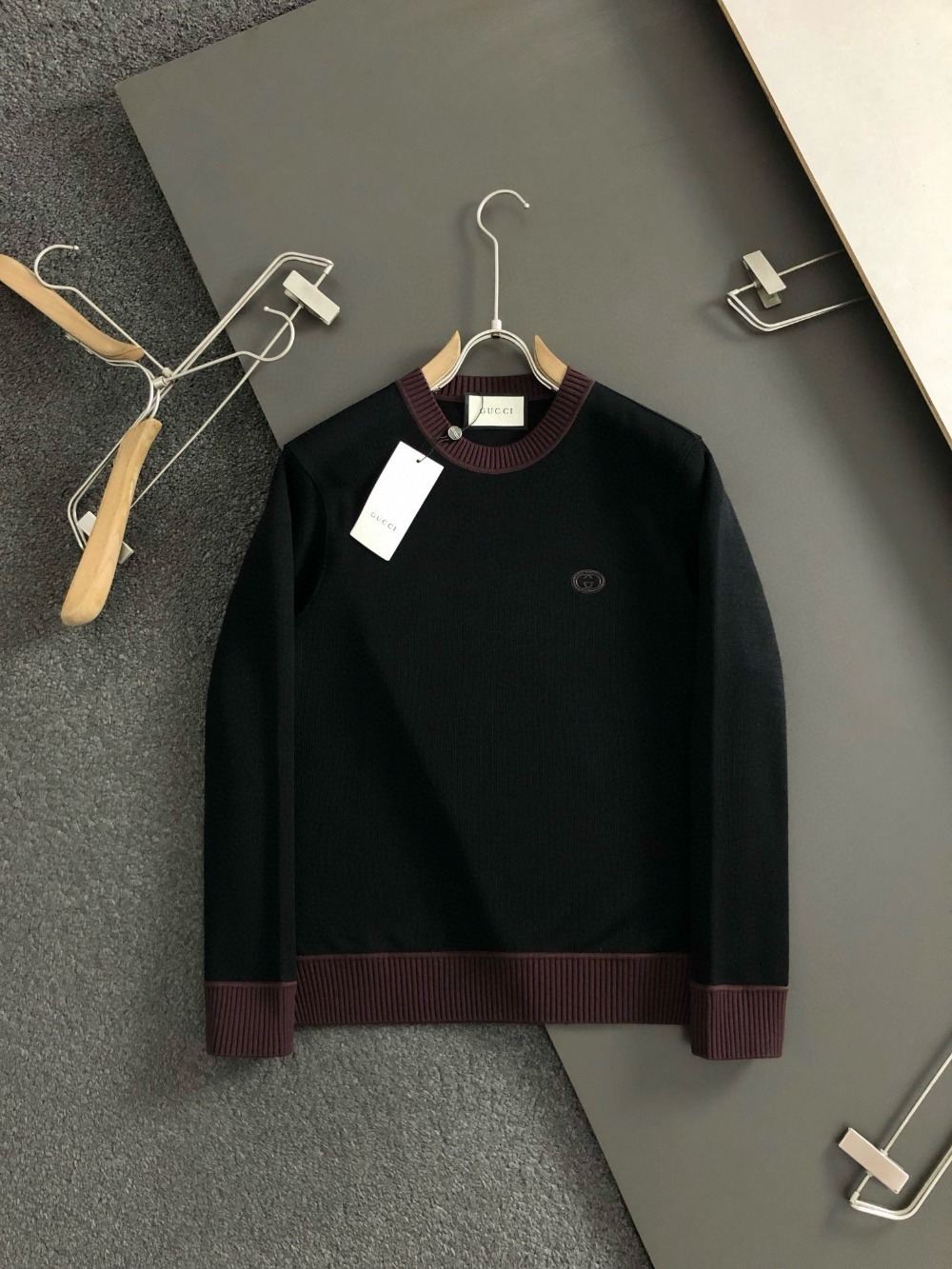 구* 24s 더블 G자수 로고 니트