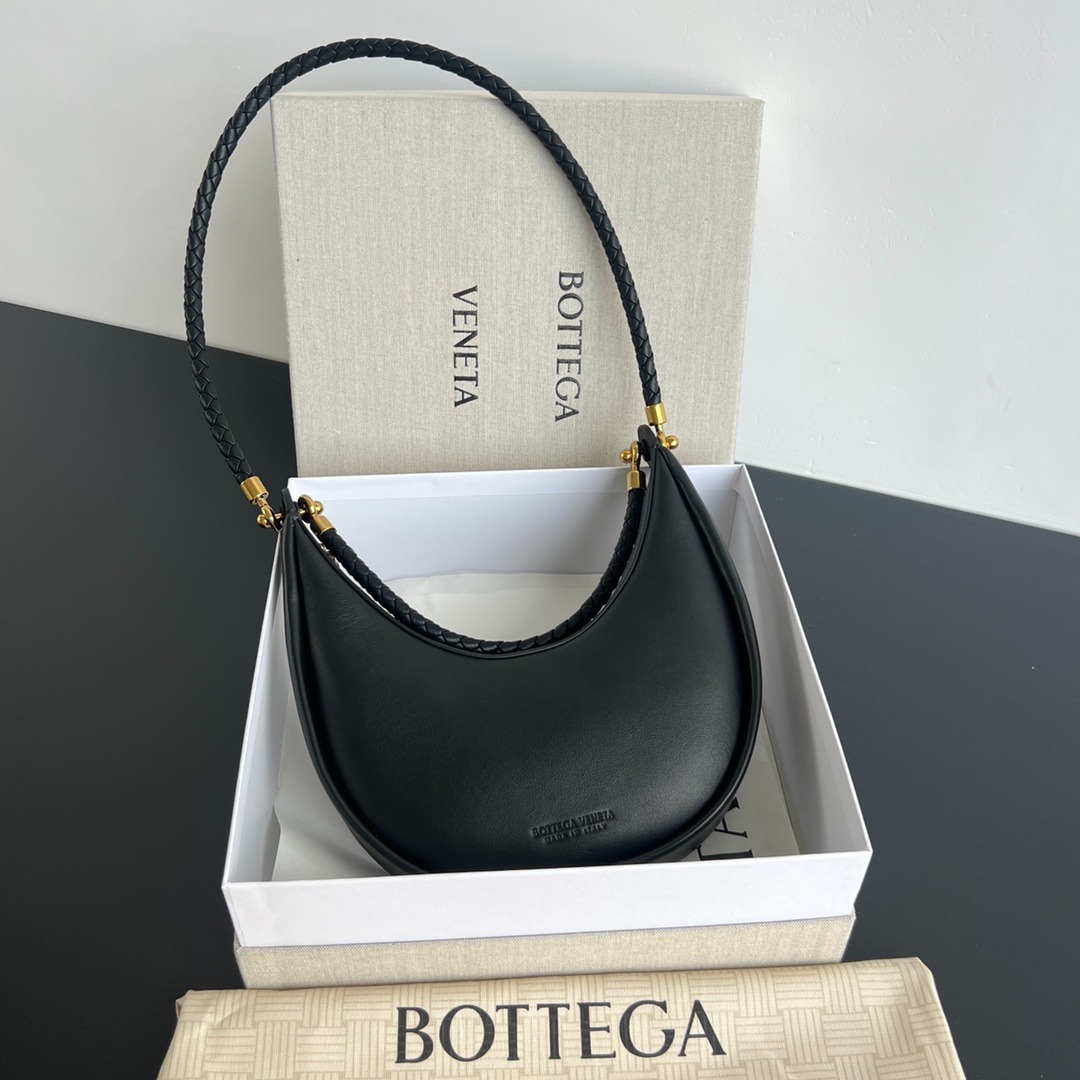 보테가베네타 훌라 후프 숄더백