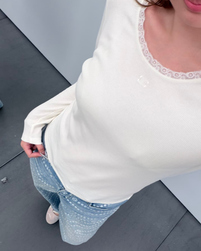 셀린느 리브 니트 탑