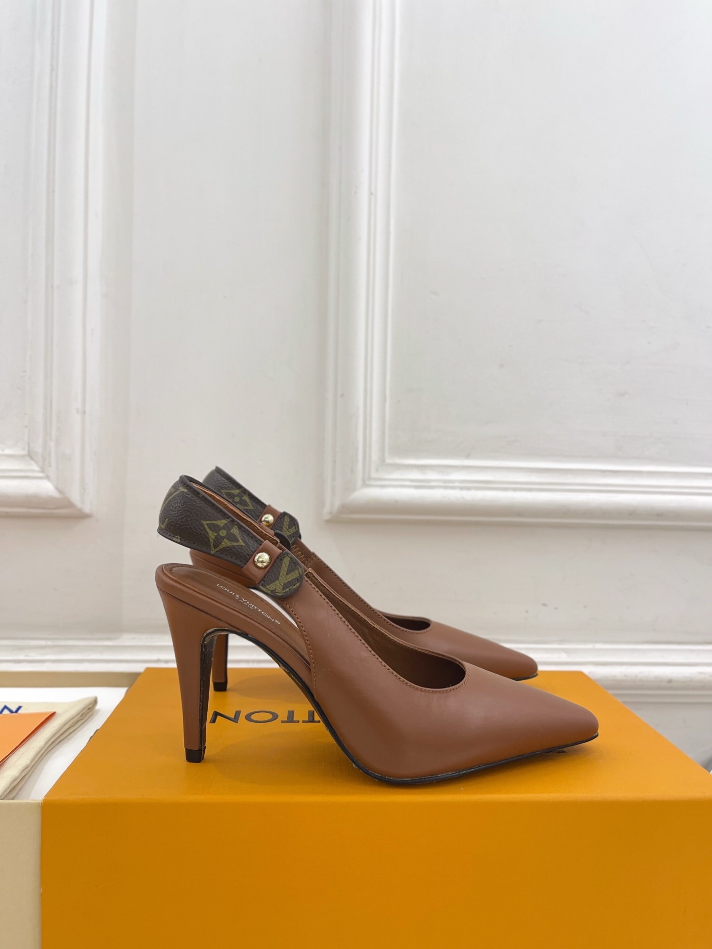 루*비통 25 신상 슬링백 힐