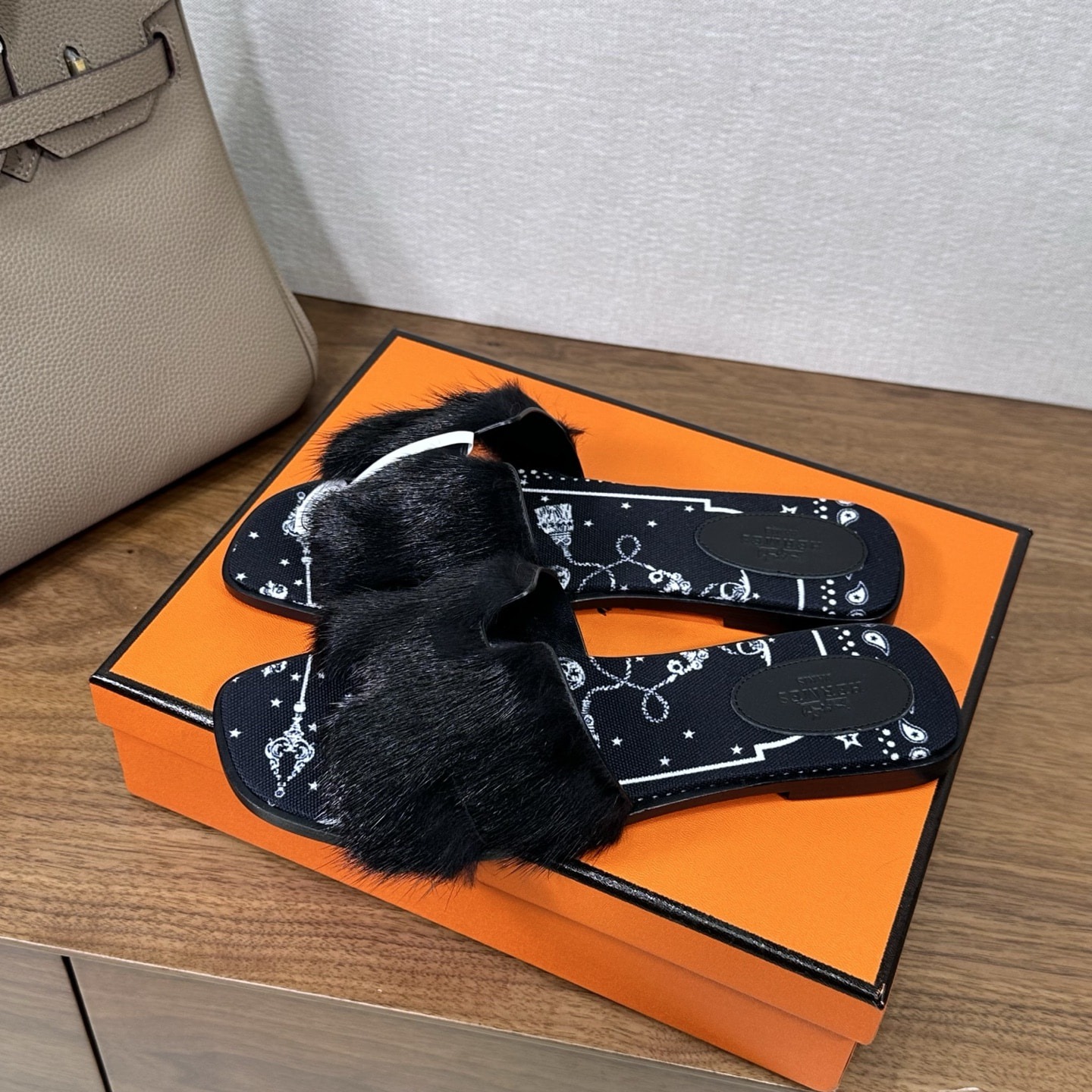 에*메스 오란 밍크털 슬리퍼