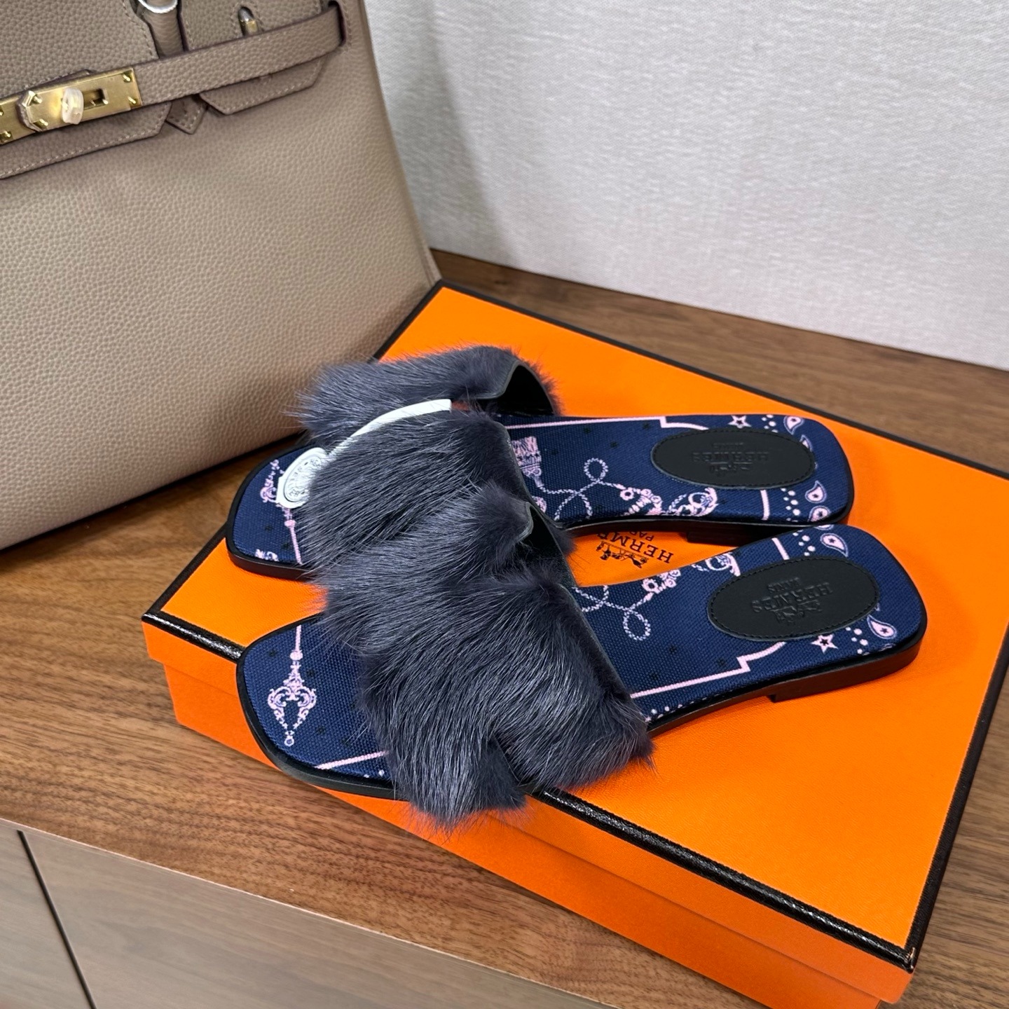 에*메스 오란 밍크털 슬리퍼