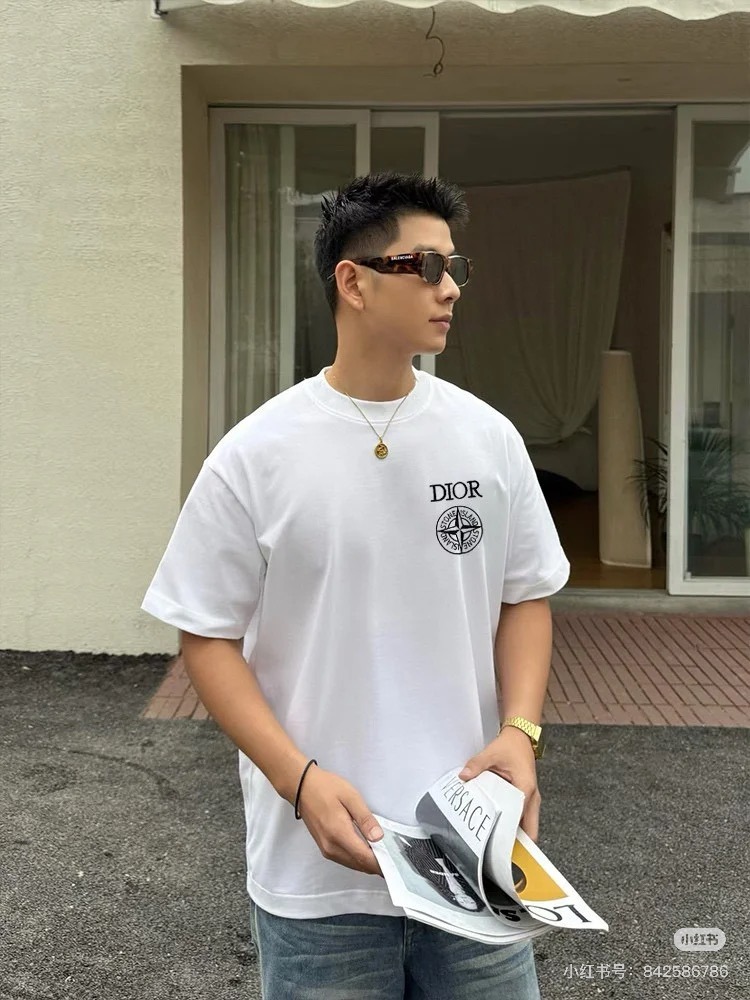 디* 섬과 콜라보 로고 프린트 티셔츠