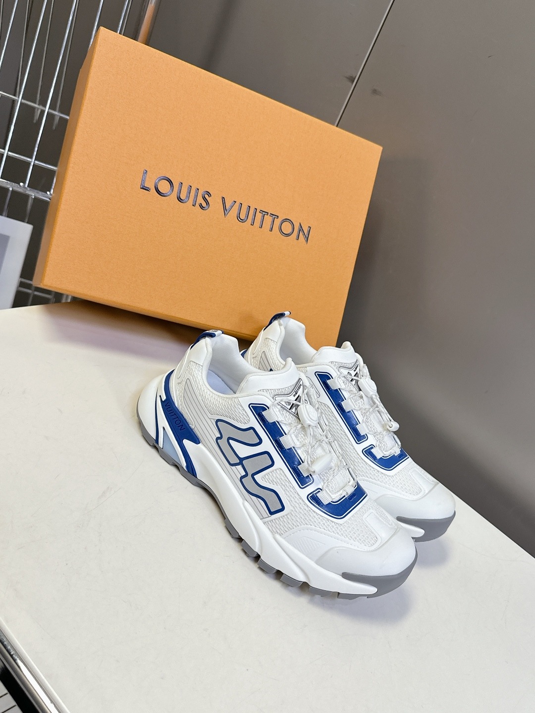 루*비통 25 최신 스니커즈