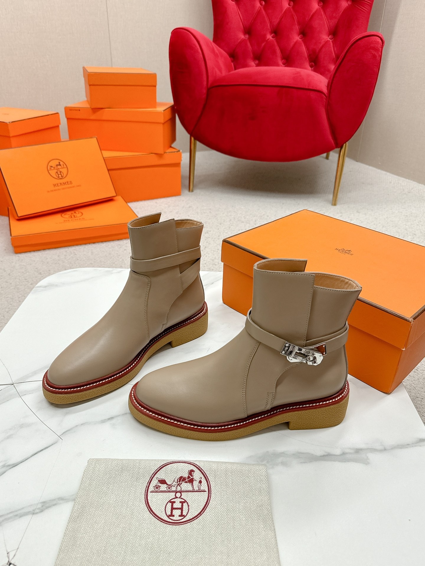 에*메스 신상 워킹 부츠