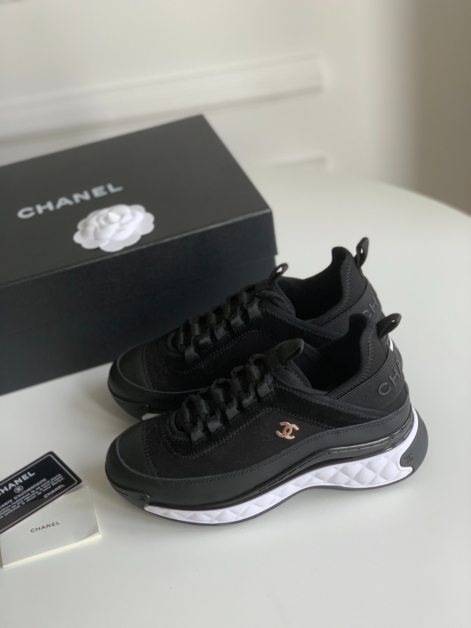 샤* 클래식 스니커즈