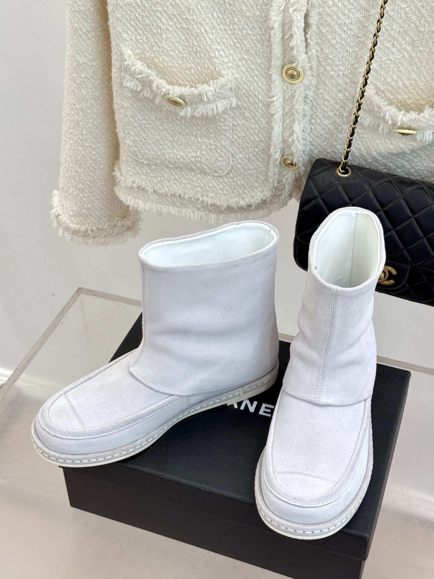 샤* 클래식 더블C 스웨이드 워커