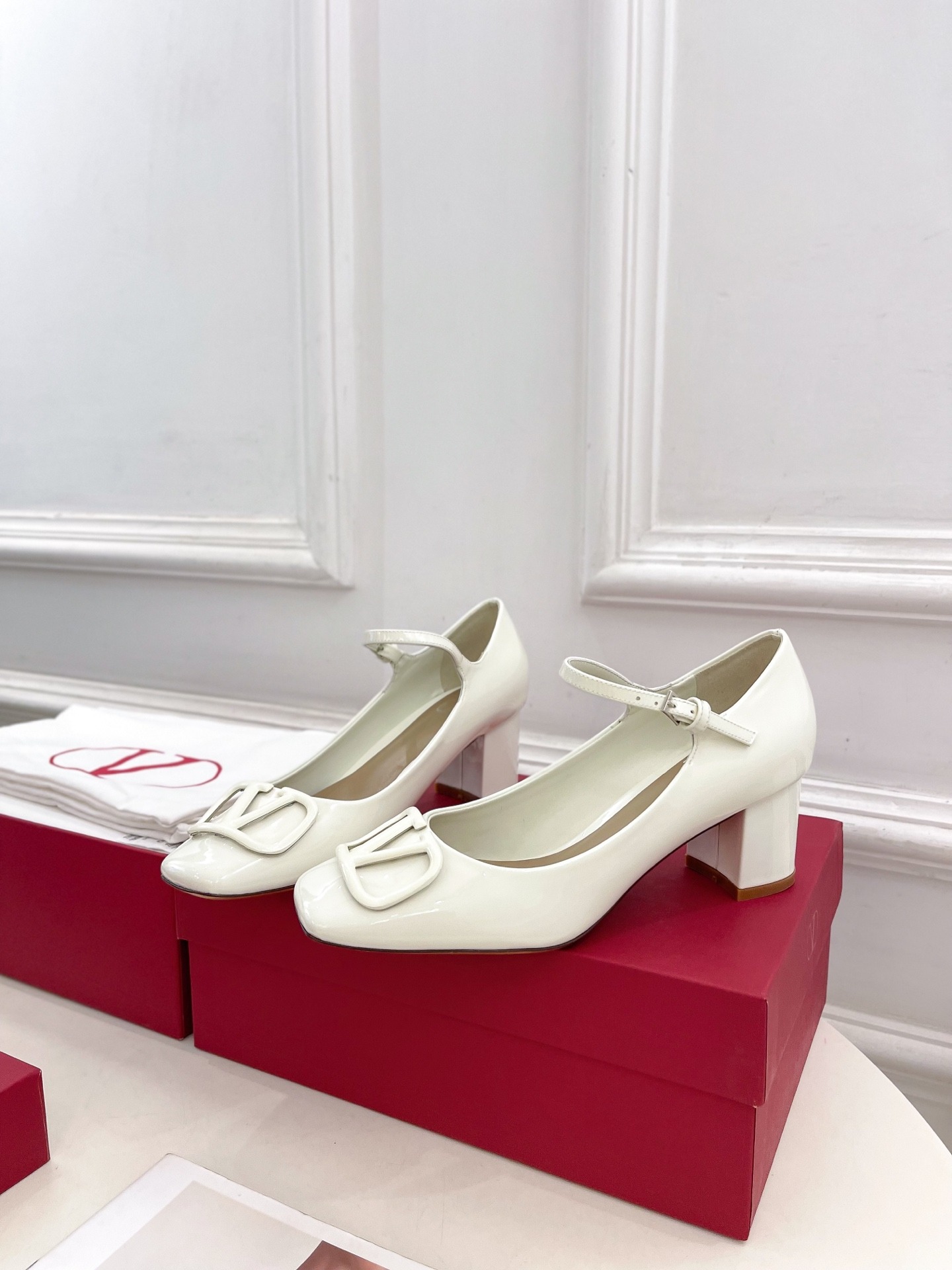 발*티노 2025ss 신상 메리제인 힐