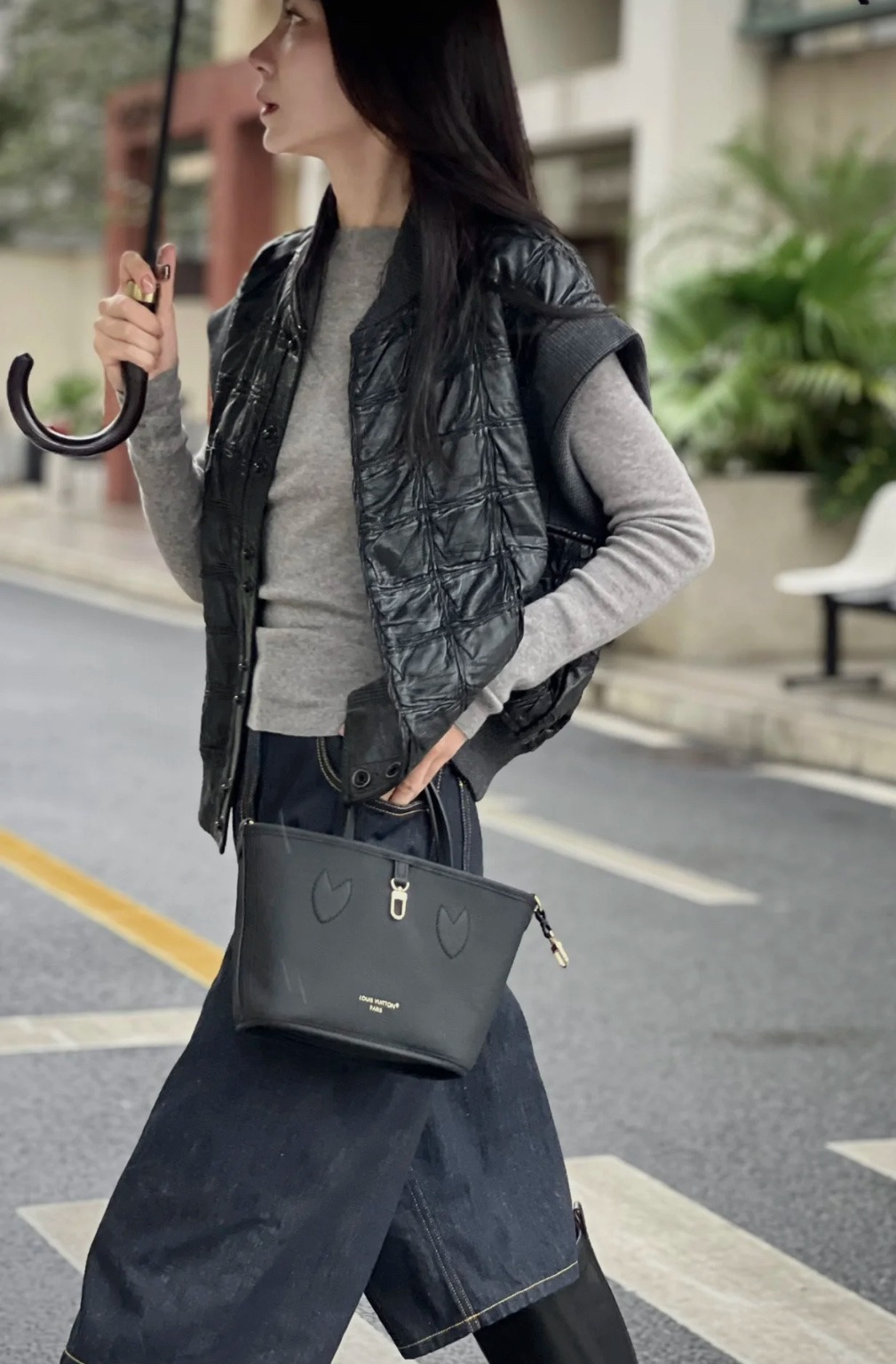 루이비통 네버풀 반둘리에 인사이드 아웃bb