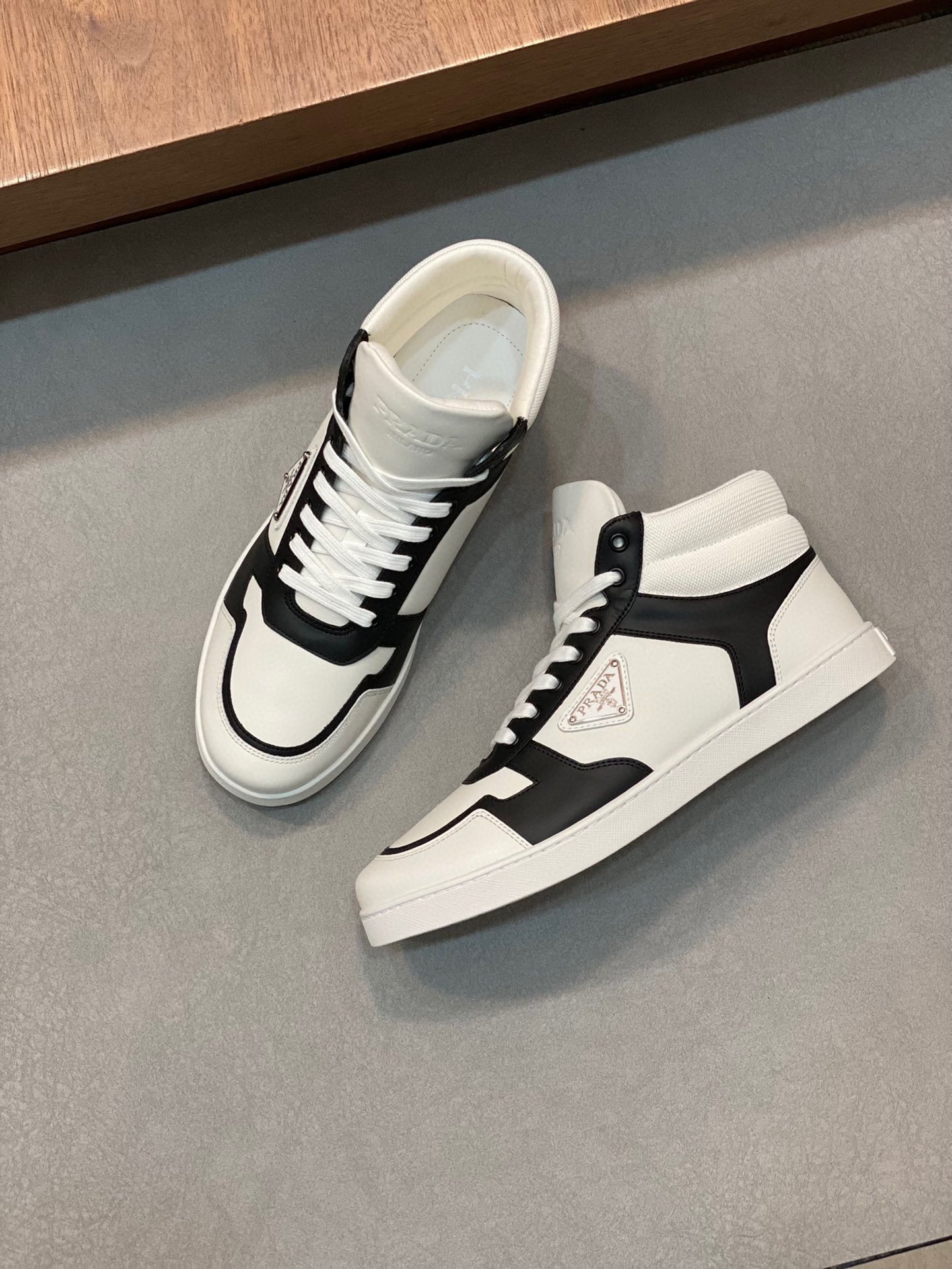 프*다 디스트릭트 하이탑 남성 스니커즈