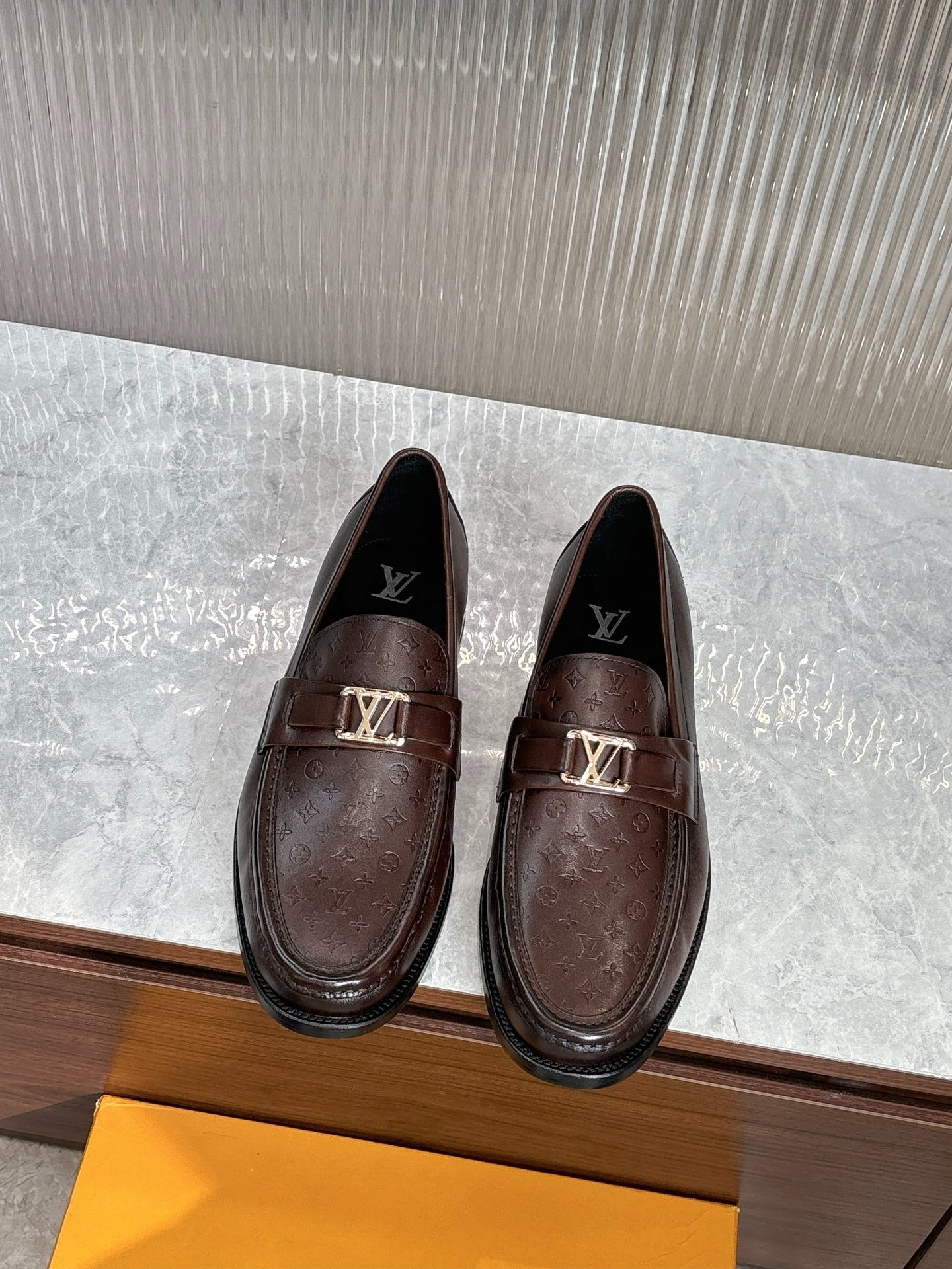 루*비통 오리지널 하이 퀄리티 클래식 로퍼