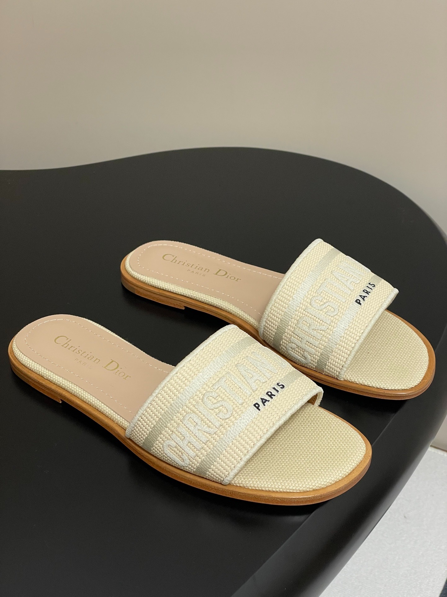 디* 25ss 봄여름 신상 스트랩 슬리퍼