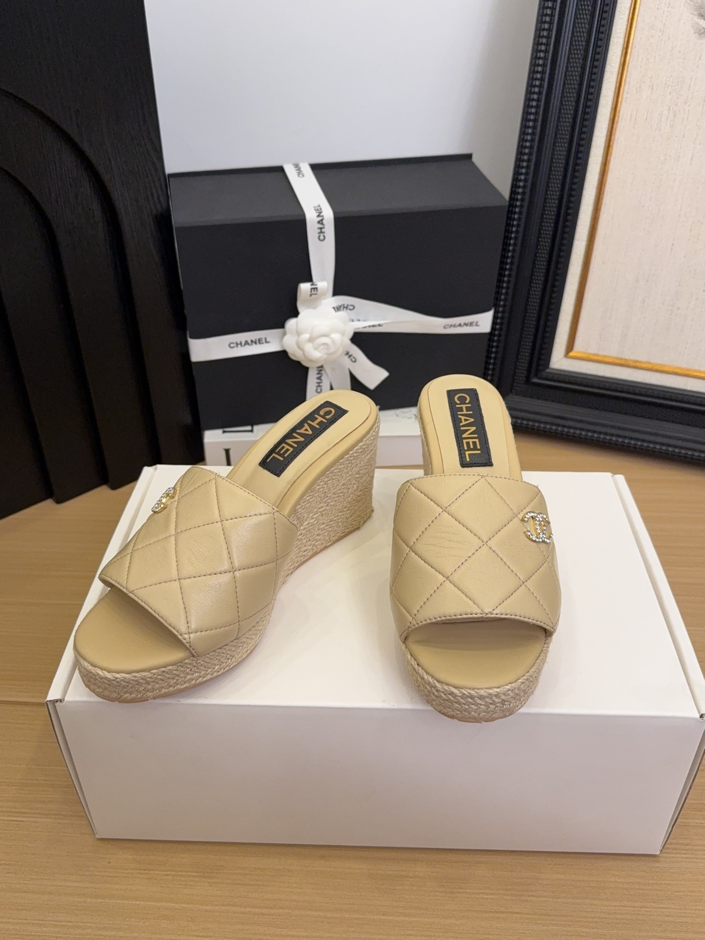 샤* 25 신상 퀼팅 더블 c 스터드 슬리퍼