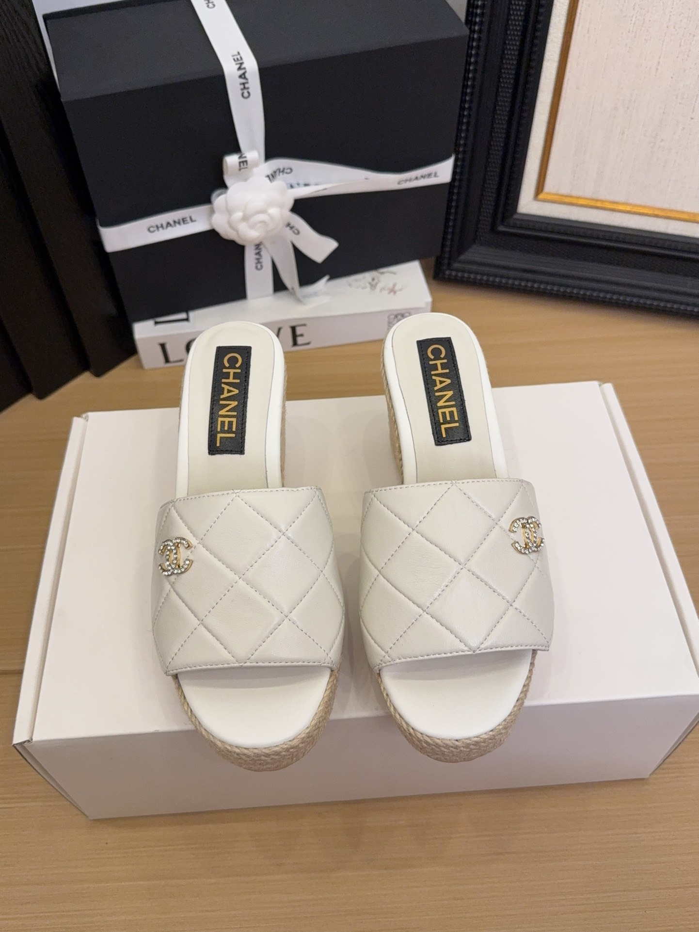 샤* 25 신상 퀼팅 더블 c 스터드 슬리퍼