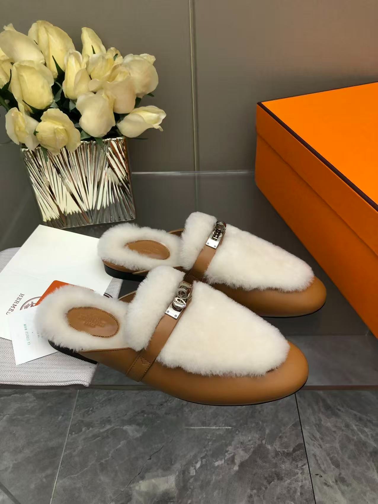 에*메스 25 캐시미어 켈리 세미 슬리퍼