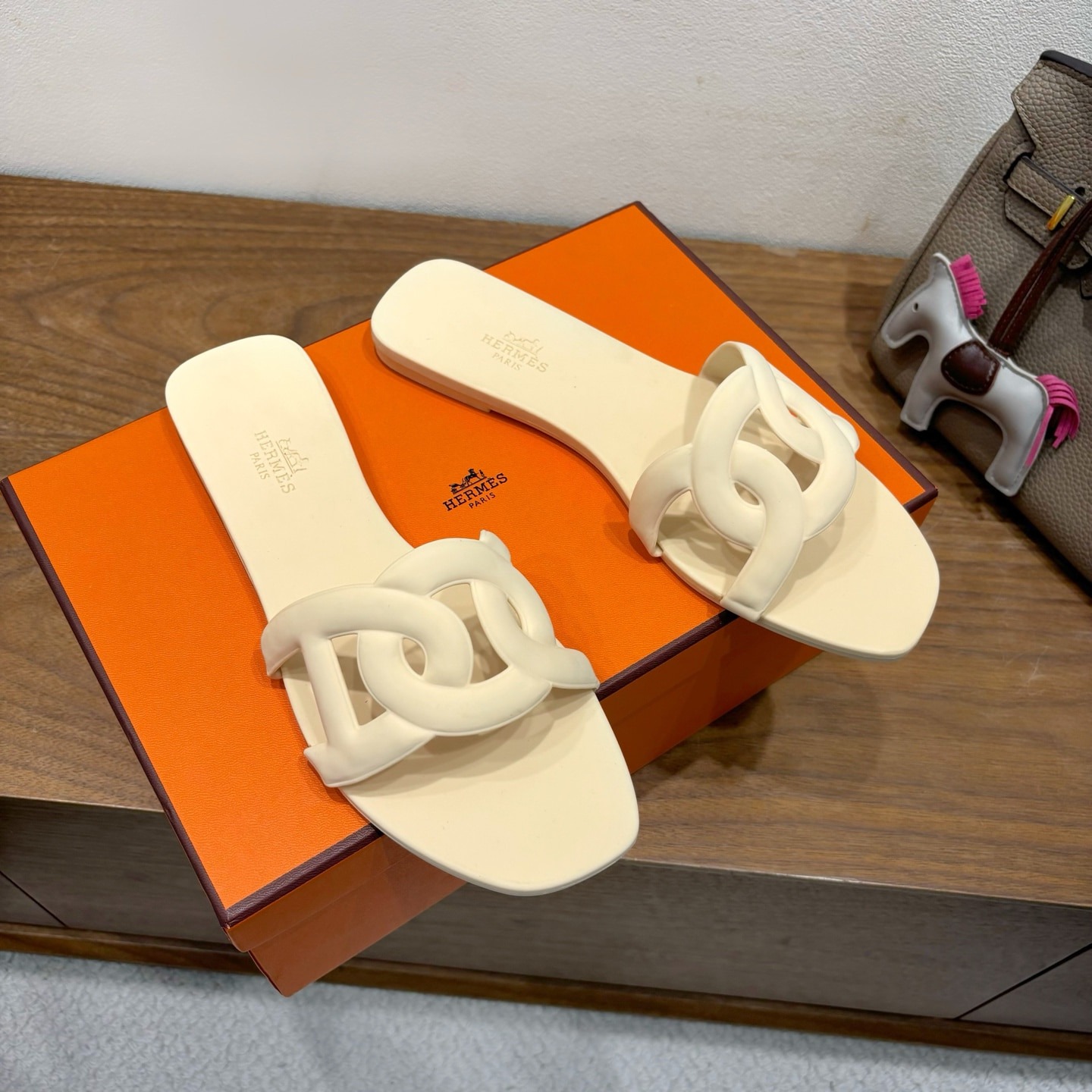 에*메스 2025 신상 슬리퍼