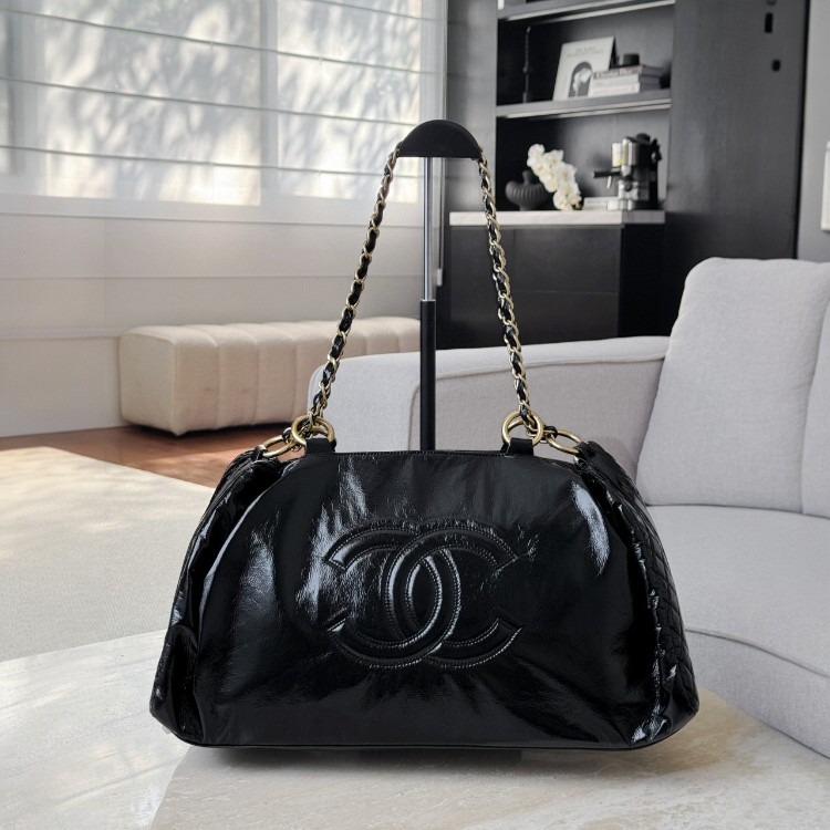 샤넬 블랙 레더 CC 로고 체인 숄더백